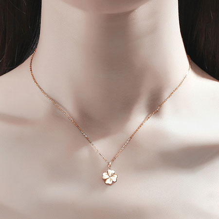 18K Rose Gold White Gold Four Leaf Clover Pendant Necklace