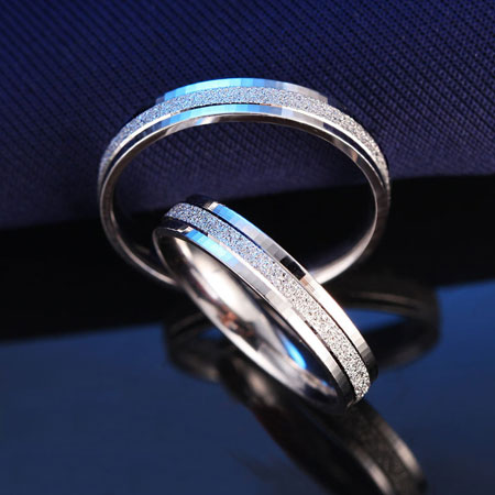 Frosted Pair of Wedding Rings in Sterling Silver
