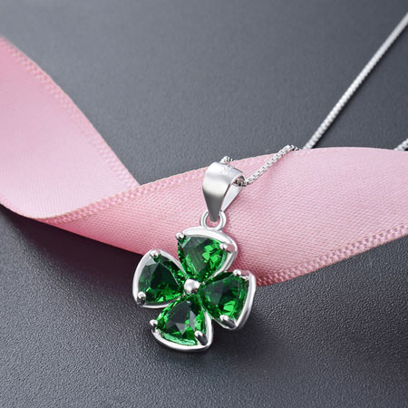 Green Four Leaf Clover Necklace in Sterling Silver