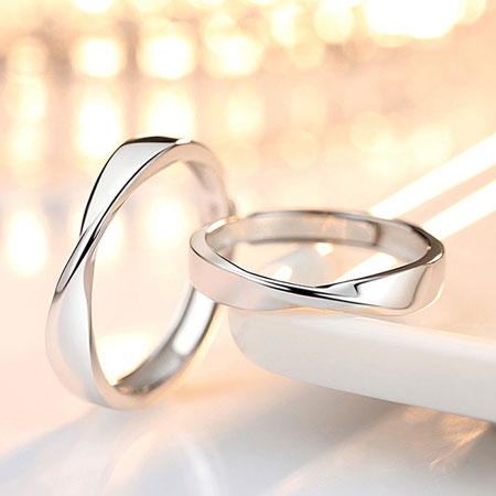 Mobius Wedding Rings for Couple in Sterling Silver