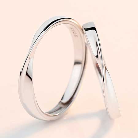 Mobius Wedding Rings for Couple in Sterling Silver