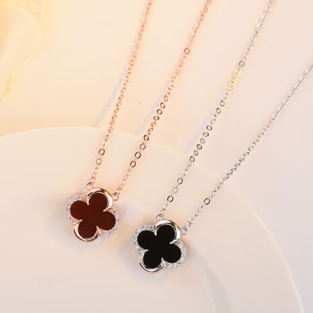 Red and Black Two Side Onyx Four Leaf Clover Pendant Necklace