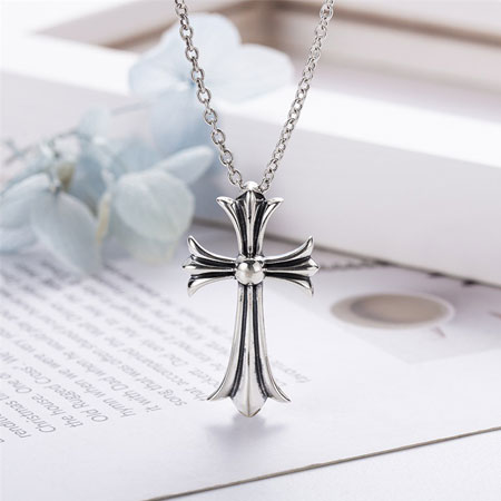Vintage Cross Pendant Necklace in Sterling Silver