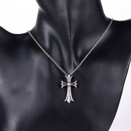 Vintage Cross Pendant Necklace in Sterling Silver