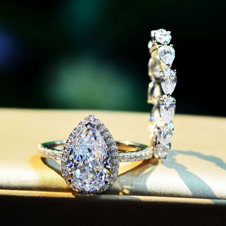 Wedding Bands with Pear Shaped Halo Engagement Ring
